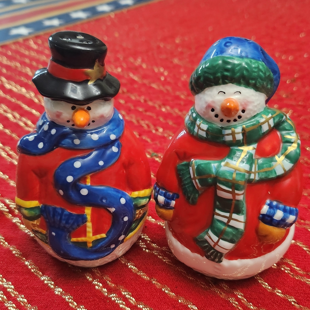 Festive Snowman Salt & Pepper